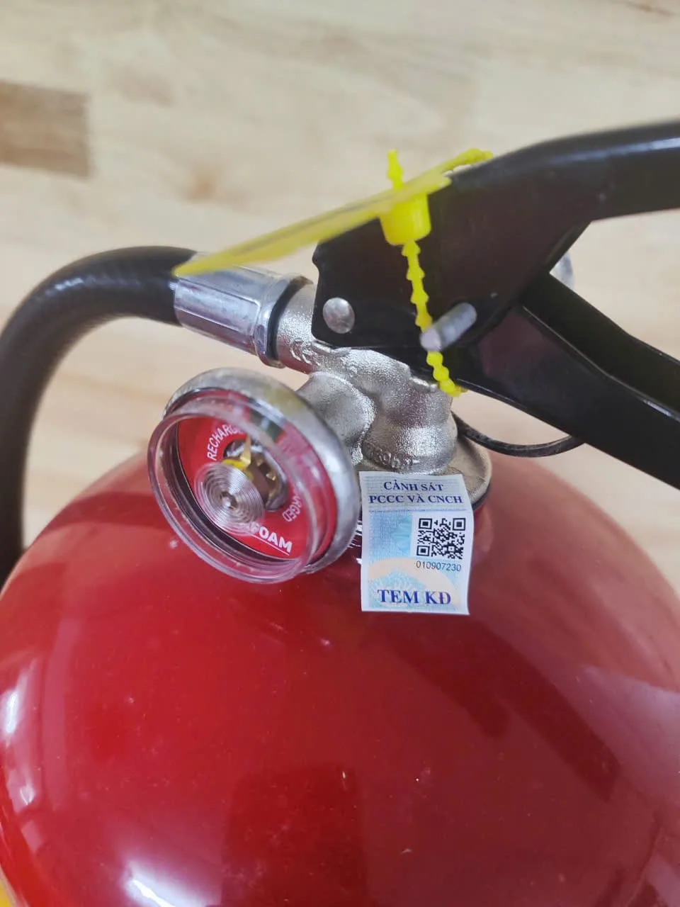 VF9-1 Bình chữa cháy gốc nước VINAFOAM 9L + TEM KIỂM ĐỊNH