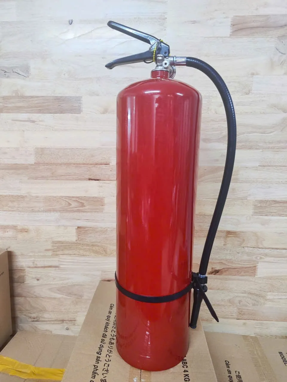 VF9-5 Bình chữa cháy gốc nước VINAFOAM 9L + TEM KIỂM ĐỊNH