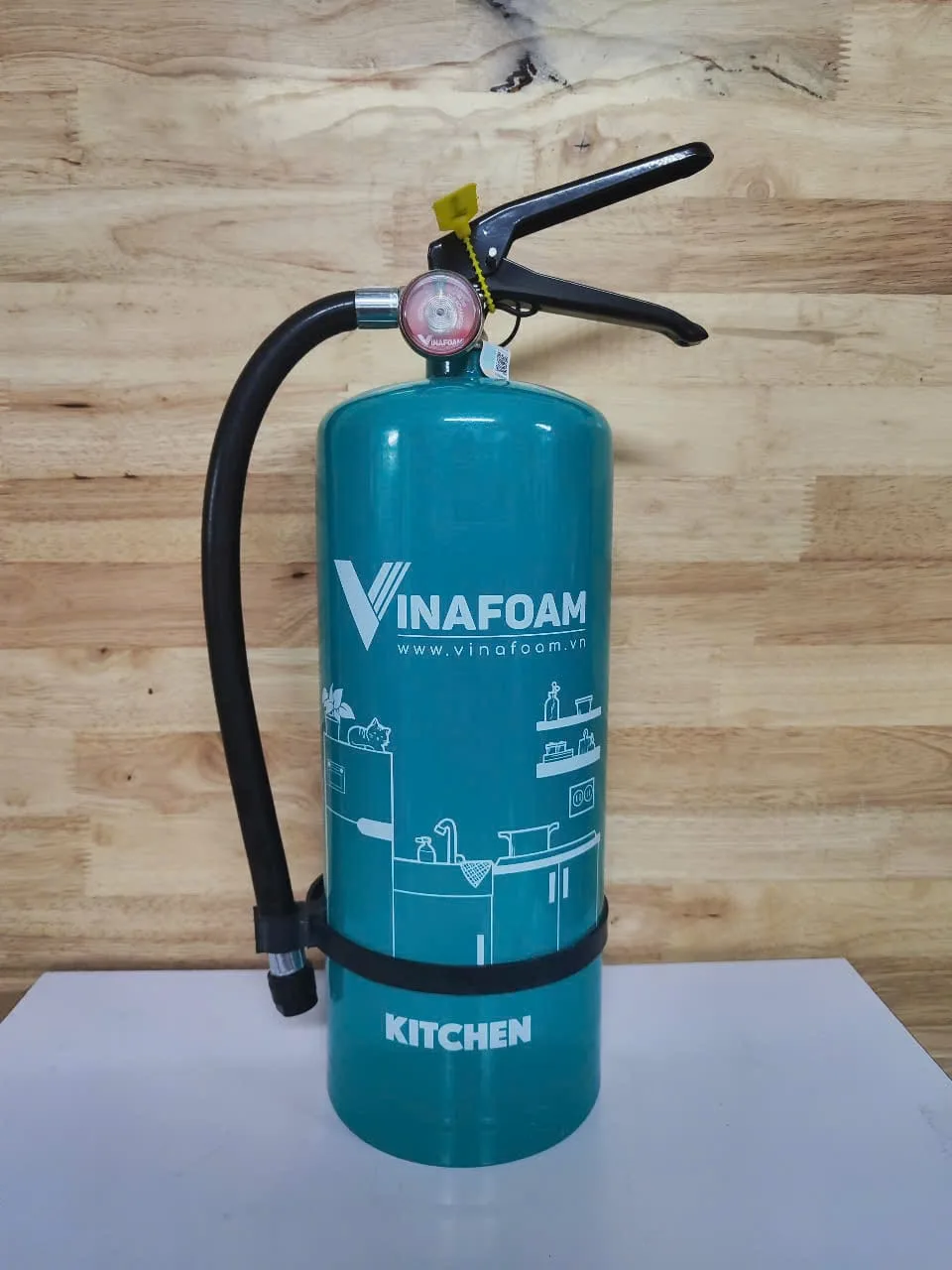 Bình chữa cháy nhà bếp VINAFOAM 3L + TEM KIỂM ĐỊNH